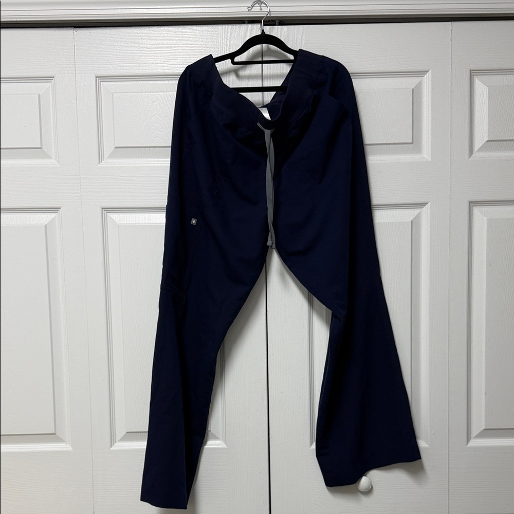 Figs Wide-Leg Scrub Pants in Navy